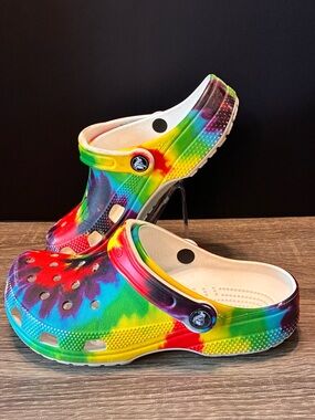 Crocs Sandals Youth 4 Classic Tie Dye Graphic Clogs 205451 Multicolor Comfort